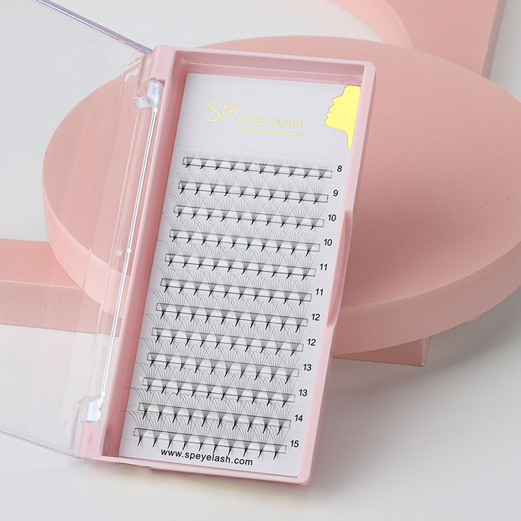 Классическое или объемное наращивание ресниц – какой стиль подойдет вам лучше всего?